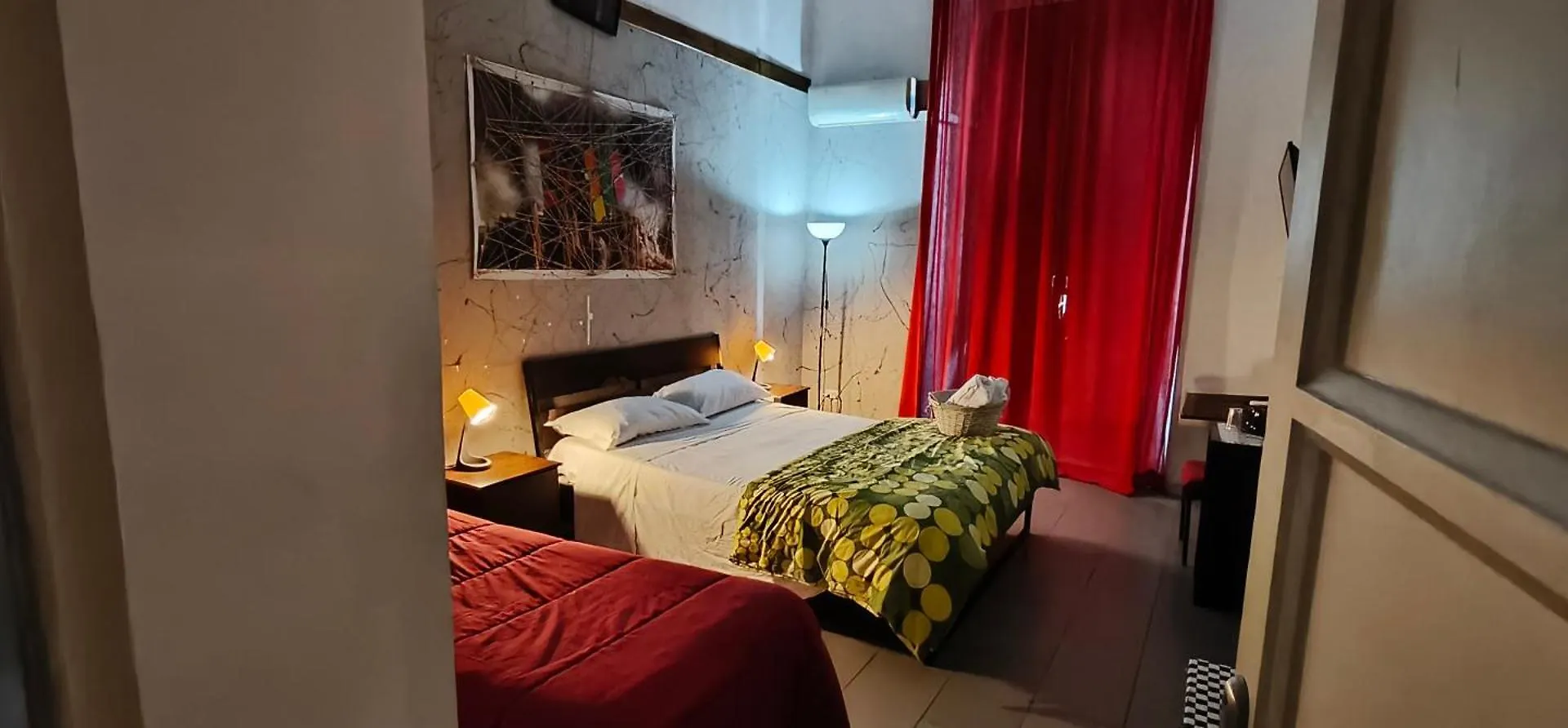 Downtown Art In Town Bed and Breakfast Catania 0*,  Italien